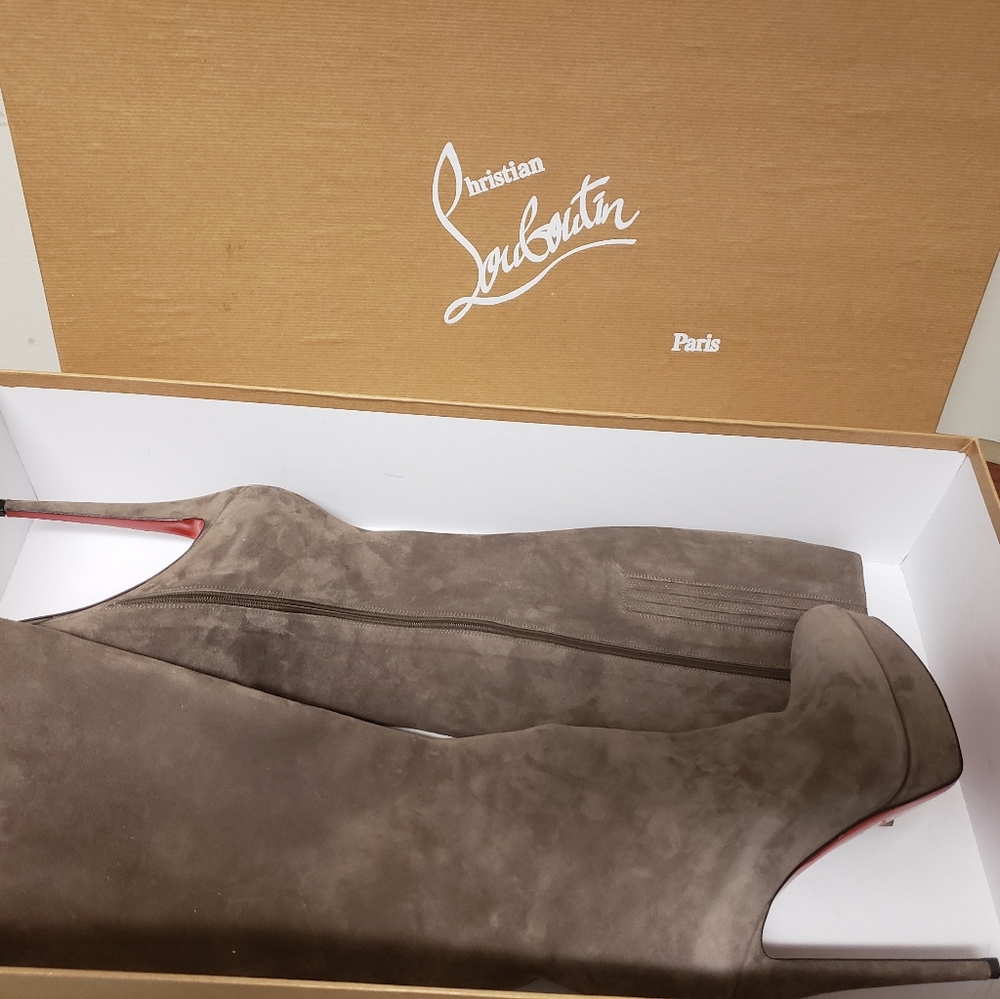 Boots - Picture 1 of 4